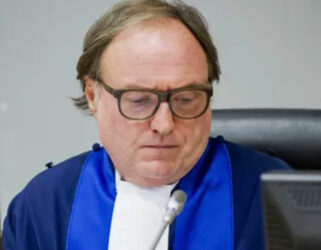 Nella storia di Olindo e Rosa, l’unico fatto non banale è la richiesta di moviola di un giudice.